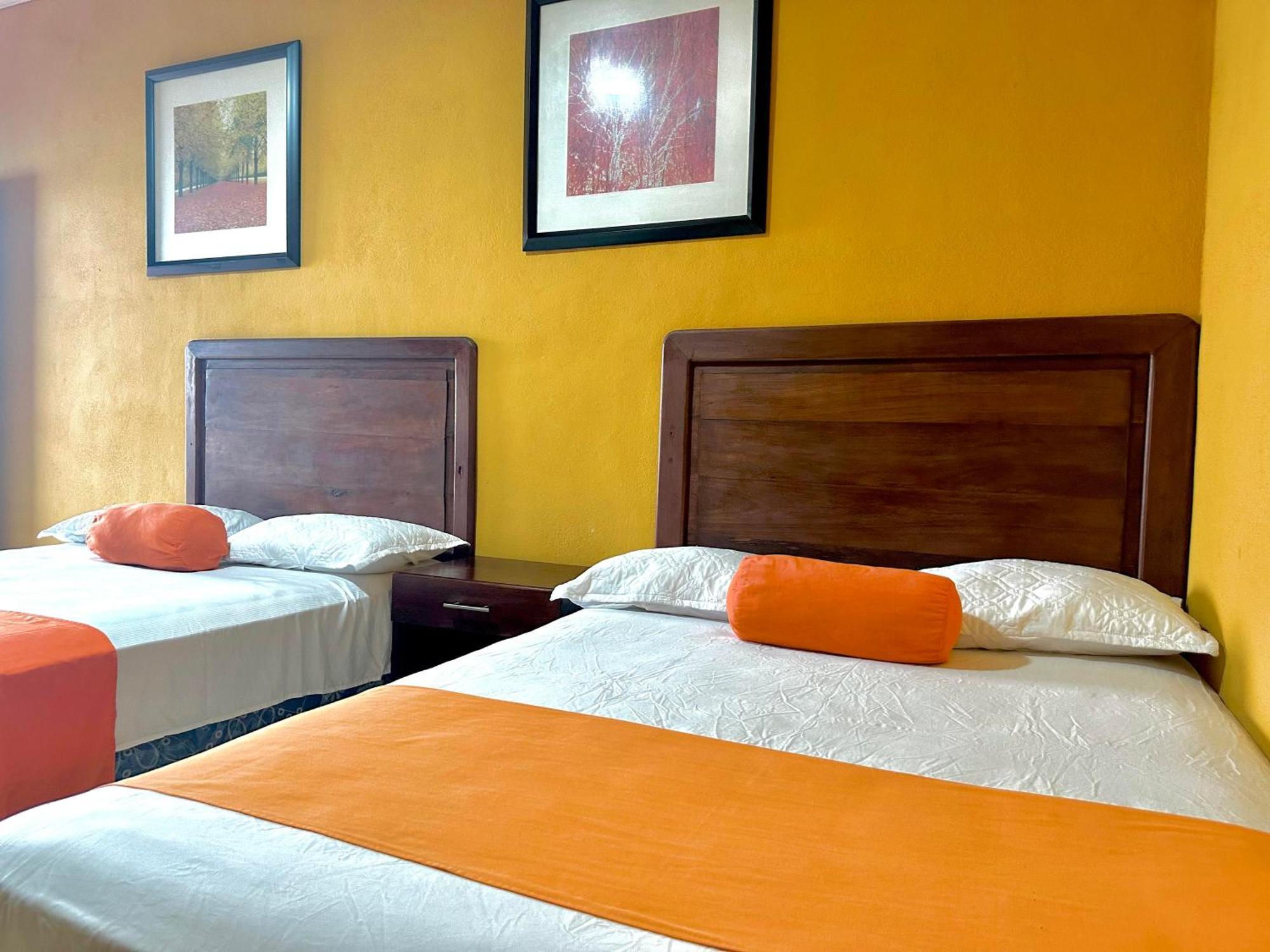 Hotel San Miguel 弗洛勒斯 客房 照片