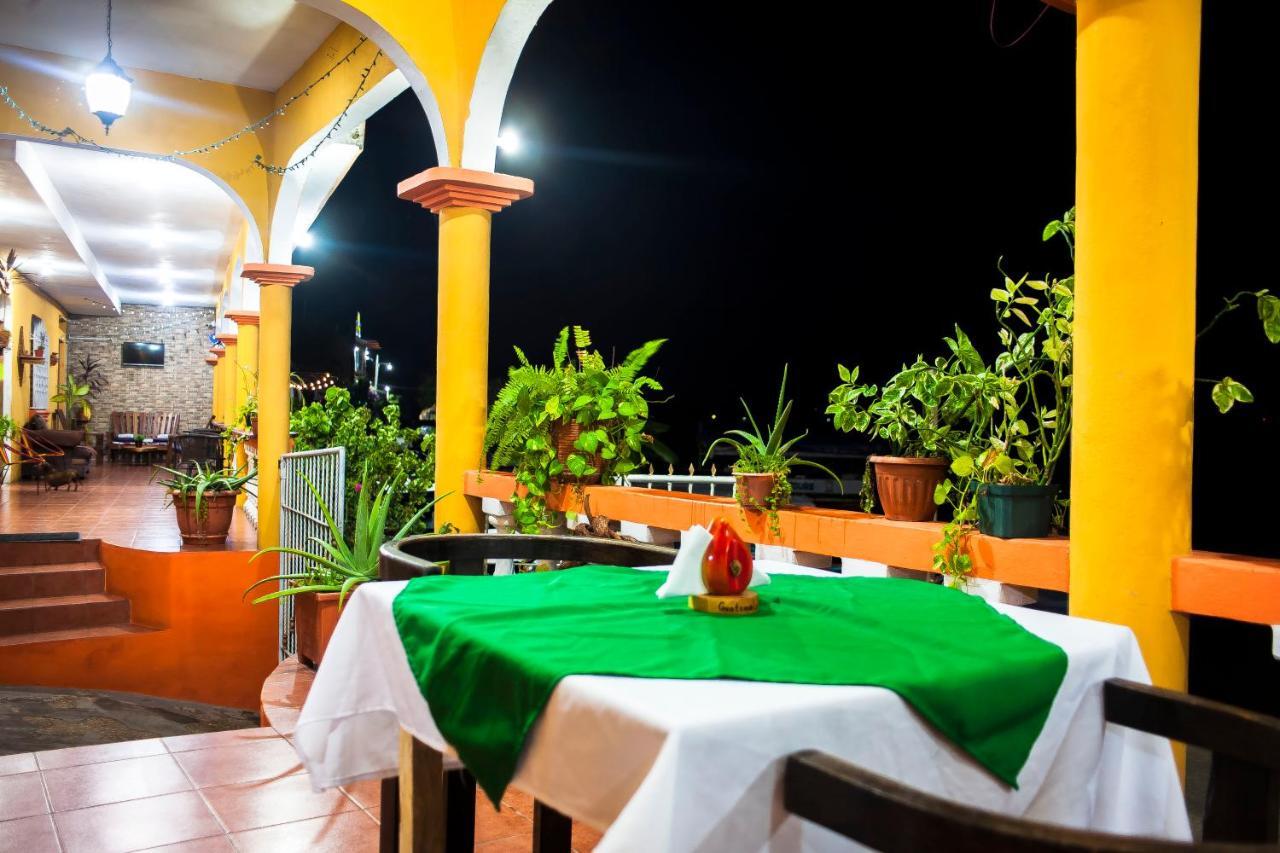 Hotel San Miguel 弗洛勒斯 外观 照片